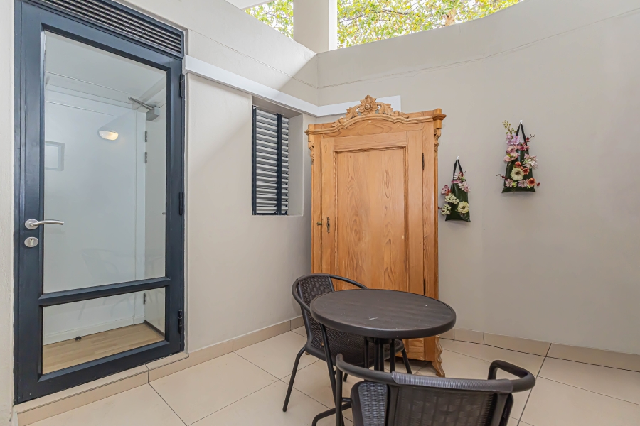 To Let 2 Bedroom Property for Rent in Gardens Western Cape